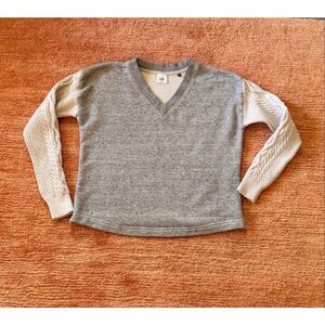 CAbi Cable Knit Sleeve V-Neck Sweatshirt XS Gray Cotton Blend